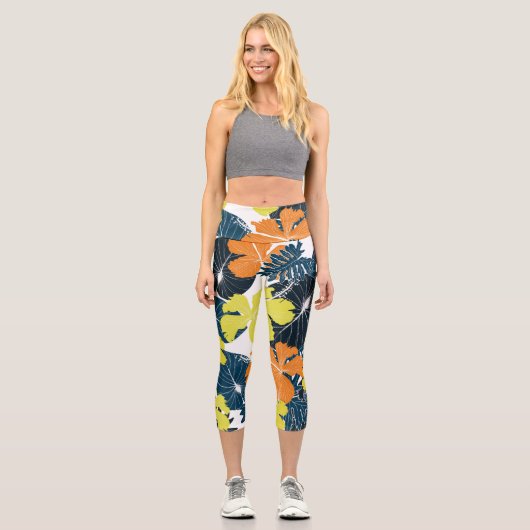 Frühlingsblume: Vintage Blütentextur Capri Leggings (Vorderseite)
