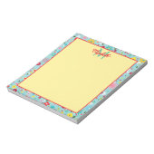Frühlingsblumen auf aquablauem Monogramm Notizblock (Rotiert)