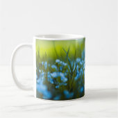 Frühlingsblumen auf dem Feld Kaffeetasse (Links)