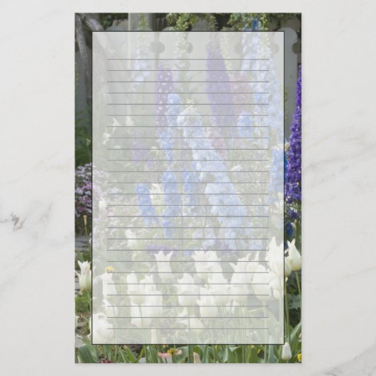 Frühlingsblumen auf einem Gartenweg, Georgien Briefpapier (Vorderseite)