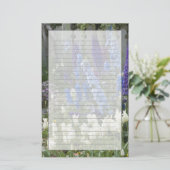 Frühlingsblumen auf einem Gartenweg, Georgien Briefpapier (Stehend Vorderseite)