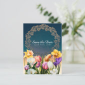 Frühlingsblumen Blumen Elegante Save the Date Chic Ankündigungspostkarte (Stehend Vorderseite)