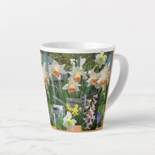 Frühlingsblumen Collage Latte Tasse (Rechte Ecke)