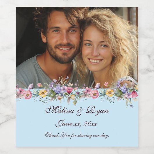 Frühlingsblumen Hellblaues Foto Weinetikett (Einzelnes Label)