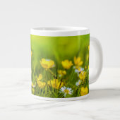 Frühlingsblumen Hintergrund Jumbo-Tasse (Vorderseite Rechts)