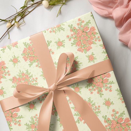 Frühlingsblumen in Peach Orange 2024 Blütenblätter Geschenkpapier