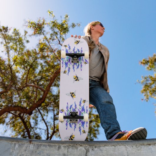 Frühlingsblumen und Bienen fliegen Skateboard (Außenbereich 1)