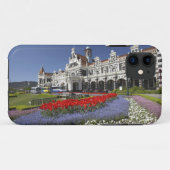 Frühlingsblumen und historischer Bahnhof, Case-Mate iPhone Hülle (Rückseite (Horizontal))
