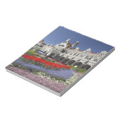 Frühlingsblumen und historischer Bahnhof, Notizblock (Rotiert)