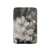 Frühlingsblüte in Schwarz-Weiß-Blume Badematte (Vorderseite Vertikal)