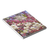 Frühlingsblüte in Wales in Weiß und Rosa Notizblock (angewinkelt)