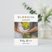 Frühlingsblüte Schwangerschaft offenbaren/ Geburt Ankündigungspostkarte (Stehend Vorderseite)