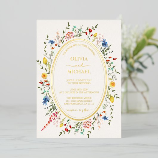 Frühlingsfarbenfrohe Wildblumen Garten Hochzeit Folieneinladung (Stehend vorne)