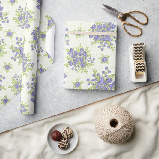 Frühlingsfloral Lilac Purple Blumen Geschenkpapier (Kunsthandwerk)