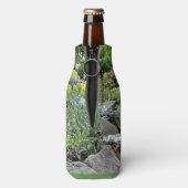 Frühlingsgarten Hütte Rock Garden Flaschenkühler (Flasche Rückseite)