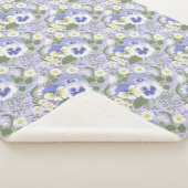 Frühlingsgartenblumen auf Lavendel Sherpadecke (3/4)