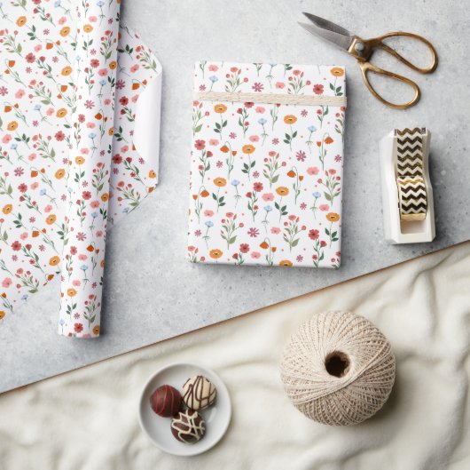 Frühlingsgeflüster: Wildblume Geschenkpapier (Kunsthandwerk)