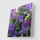 Frühlingsglorie in Blau Quadratische Wanduhr (Winkel)