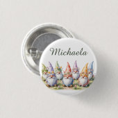 Frühlingsgnome auf einer Wiese Button (Vorne & Hinten)