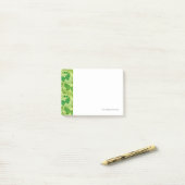 Frühlingsgrünes Muster Post-it Klebezettel (Auf Schreibtisch)
