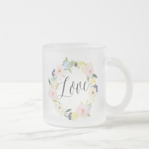 Frühlingshafter Pastell-Blumenkranz Love-Tasse Mattglastasse