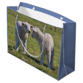 Frühlingsleder Geschenktasche Große Geschenktüte (Rückseite Schrägansicht)