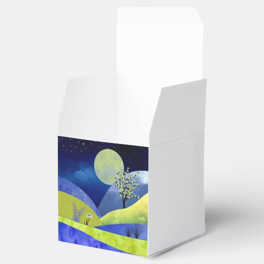 Frühlingsmond Geschenkschachtel (Geöffnet)