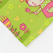 Frühlingspass mit kleinen Mädchen Fleecedecke (Ecke)