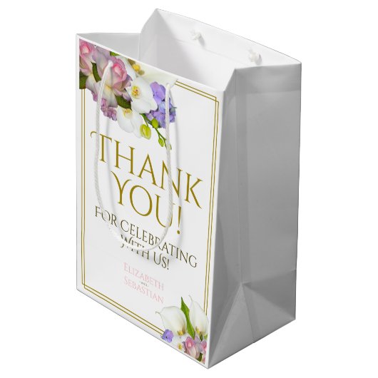 Frühlingspastel florale Hochzeit Pink & Gold Mittlere Geschenktüte (Rückseite Schrägansicht)