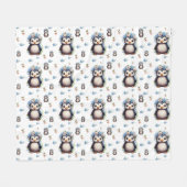 Frühlingspinguine mit Blume in Weiß Fleecedecke (Vorderseite (Horizontal))