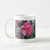 Frühlingspink blühende Ruhe Kaffeetasse (Links)