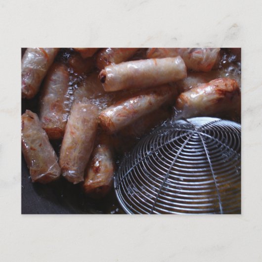 Frühlingsrollen werden in Laos hergestellt Postkarte (Vorderseite)