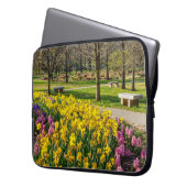 Frühlingssaison Blumengarten Laptopschutzhülle (Vorderseite Links)