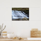 Frühlingssommer Abend an den Wasserfällen. Poster (Küche)