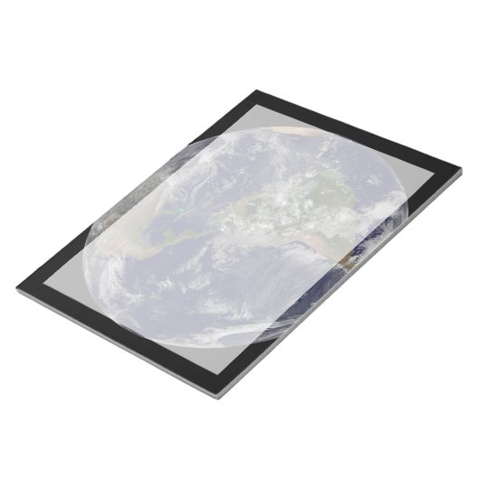 Frühlingstag auf der Nordhalbkugel. Notizblock (angewinkelt)