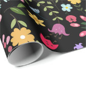 Frühlingswildblumen auf Schwarz Geschenkpapier (Rolleneckpunkt)