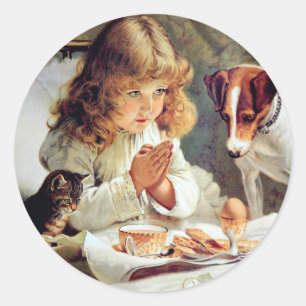 Frühstück im Bett: Mädchen, Terrier und Kätzchen Runder Aufkleber