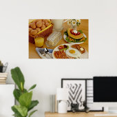 Frühstück mit Speck, Eiern und Krug aus Milch Poster (Heimbüro)