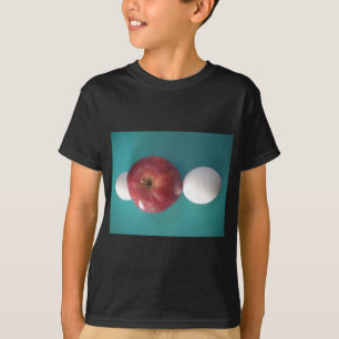 Frühstücks-Kumpels: Zwei Eier $ein Apfel Stilleben T-Shirt