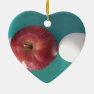 Frühstücksfreunde: Zwei Eier und ein Apfel-Stillle Keramik Ornament