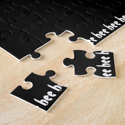 Frustrierender schwarzer Laughing-Witz Puzzle (Seite)