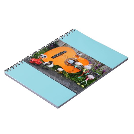 Fubby creaties die Paso Doble dansen en muziek mak Notizblock (Linke Seite)