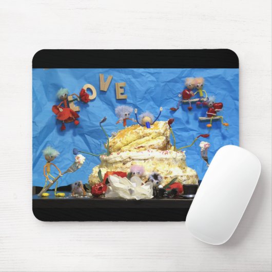 Fubby feest met taart en bruidspaar. mousepad (Mit Mouse)