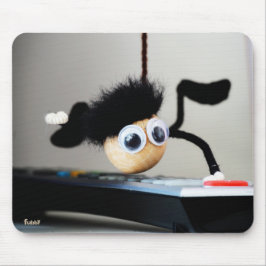 Fubby hangend als de scene van Tom Cruise. Mousepad