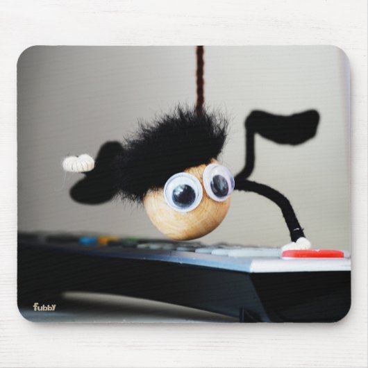 Fubby hangend als de scene van Tom Cruise. Mousepad (Vorne)