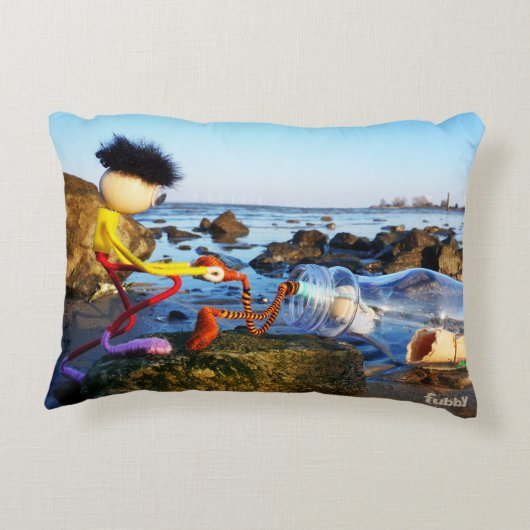 Fubby met flessenpost aan de kust. dekokissen (Rückseite)