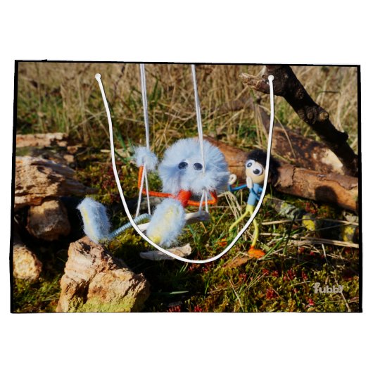 Fubby monster op de schommel. große geschenktüte (Rückseite)