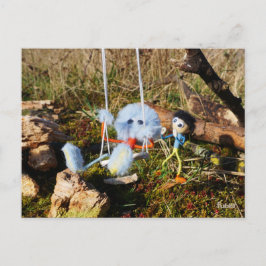 Fubby monster op de schommel. postkarte