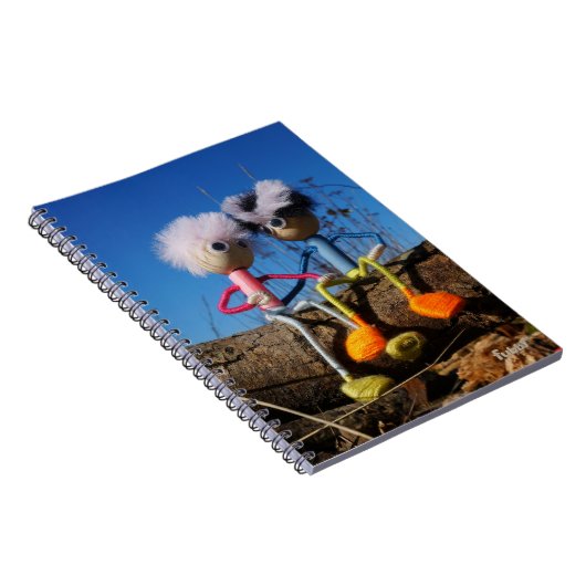 Fubby paartje dat romantisch verliefd zitten. notizblock (Rechte Seite)