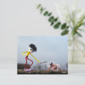 Fubby speelt buiten met dier. postkarte (Stehend Vorderseite)